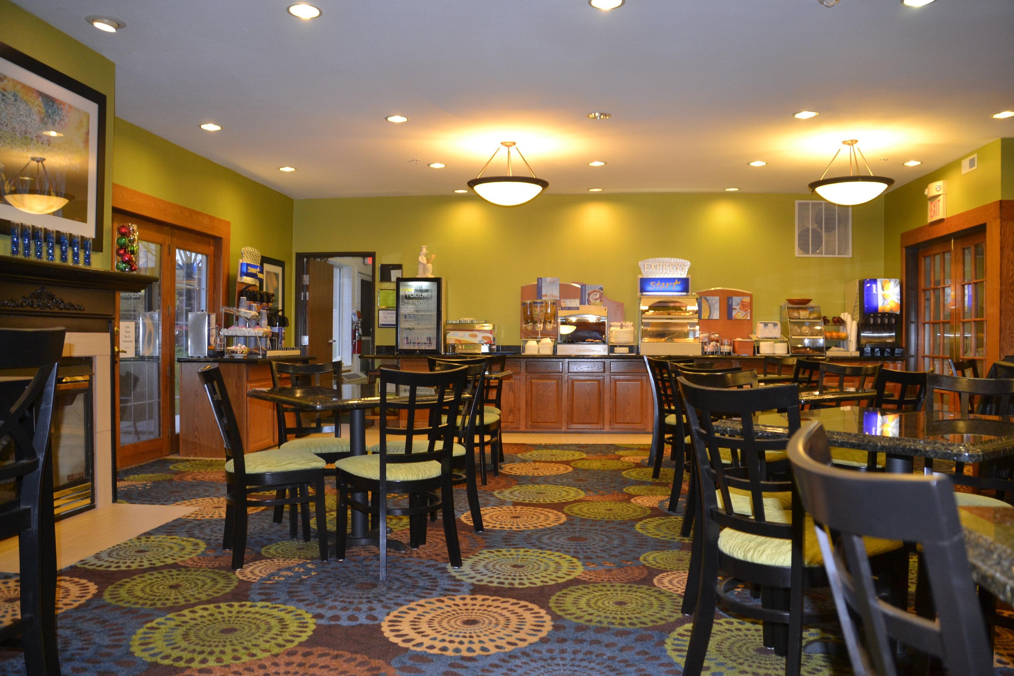 Holiday Inn Express Hotel & Suites Bloomington-Normal University Area By Ihg Luaran gambar