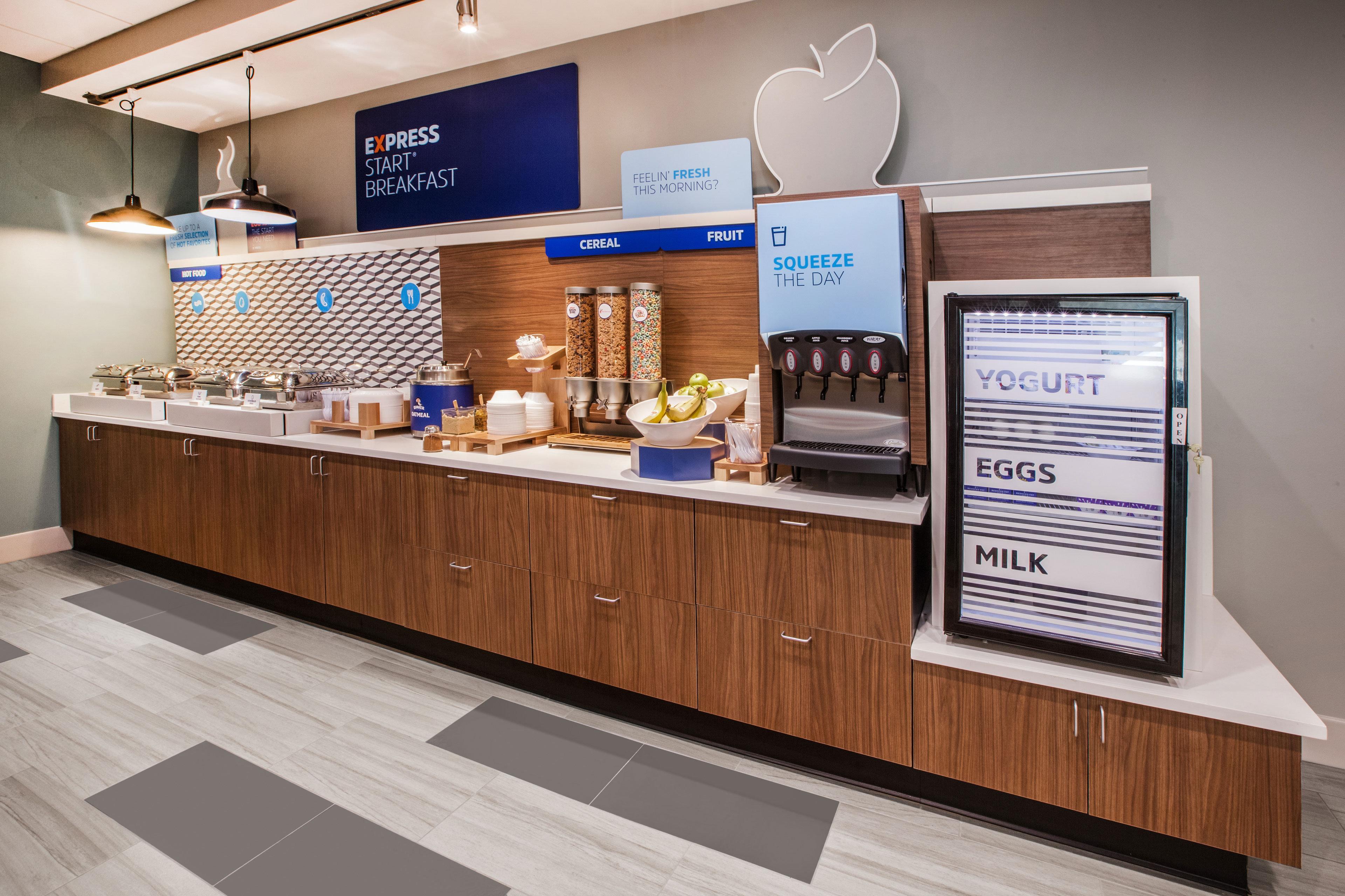 Holiday Inn Express Hotel & Suites Bloomington-Normal University Area By Ihg Luaran gambar